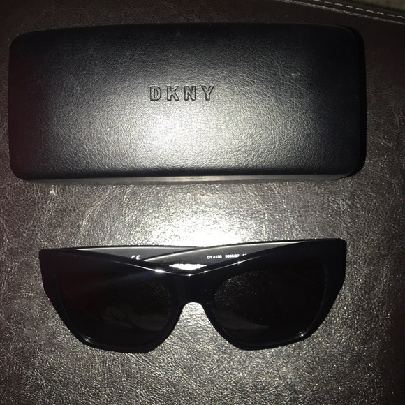 Dkny Accessories - CAT EYE DKNY DY4156 Sunglasses
